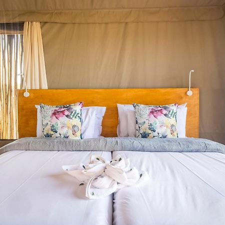 Ndhula Luxury Tented Lodge ไวท์ริเวอร์ ภายนอก รูปภาพ
